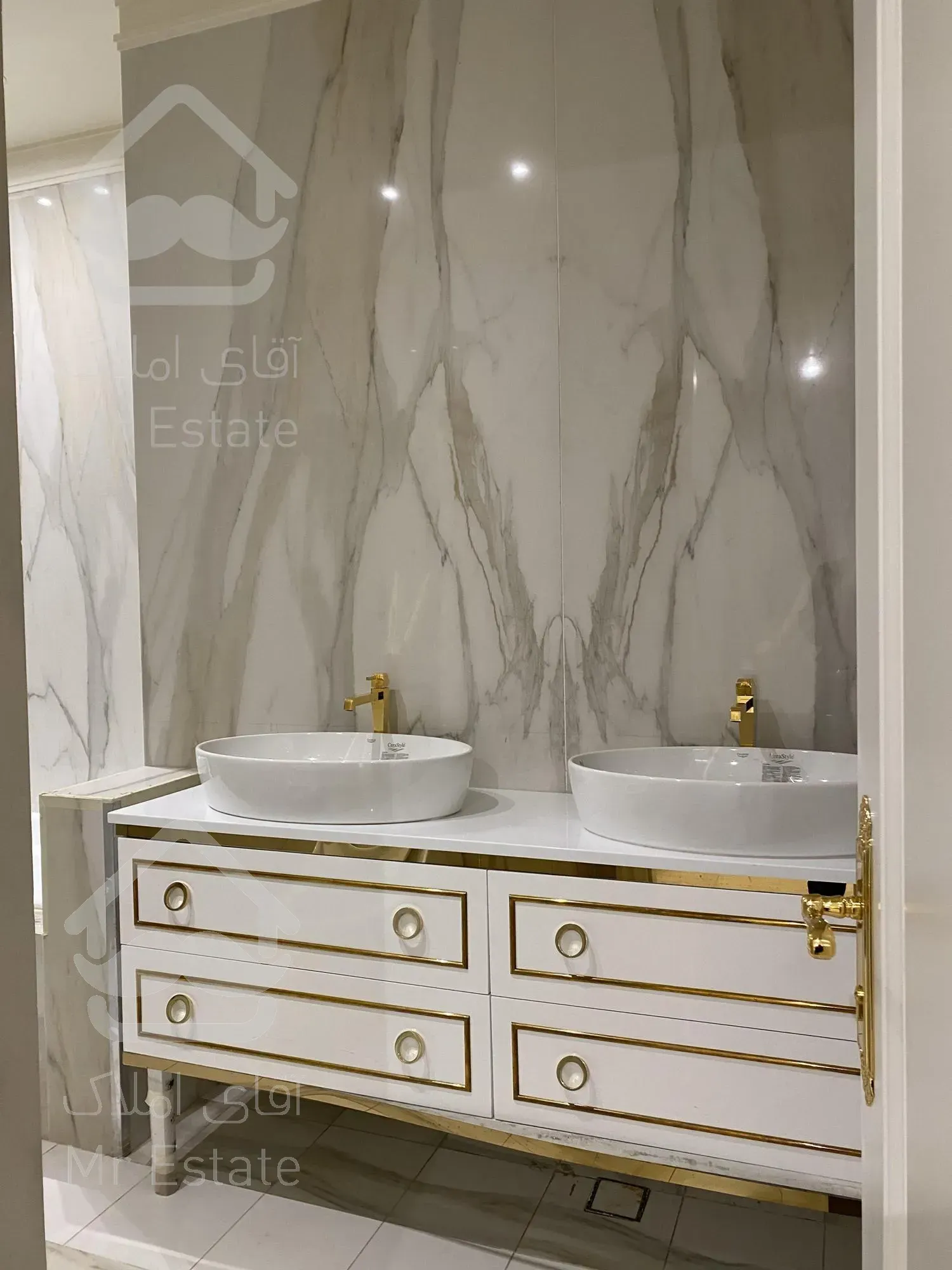 فرشته فروش ۶۰۰ متر تکواحدی با ۹۵ متر تراس