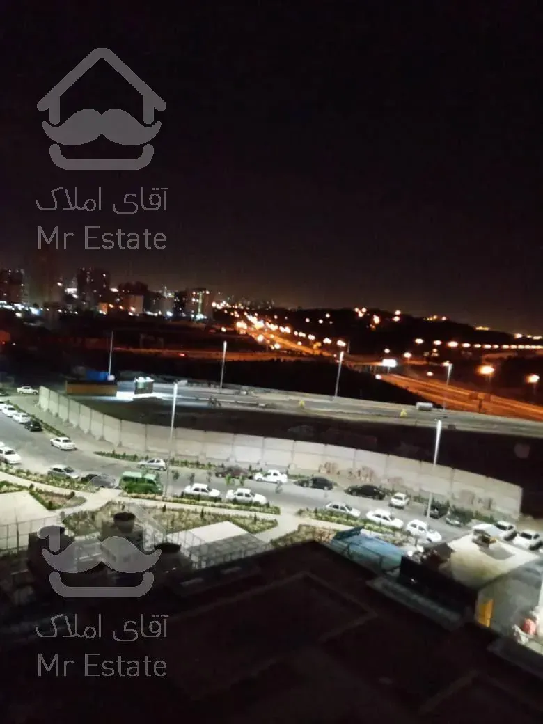 ۷۱ متر / برج ارکیده / جنوبی غرق نور / دریاچه چیتگر