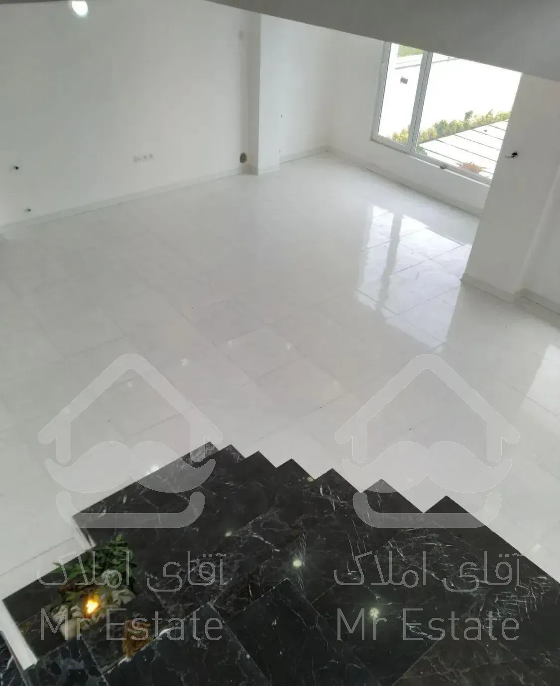 ۲۲۴ متر ویلا مدرن نوساز با ویو 360 درجه