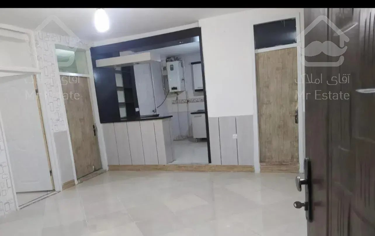 به رهن و اجاره داده می‌شود.