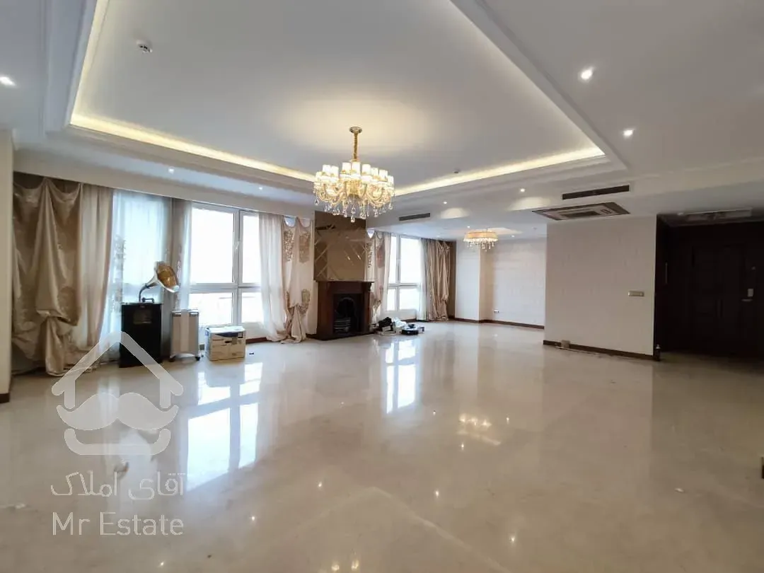 ۲۳۰ متر / ۳ خواب / ۲۴ متری / مارکدار / فول مشاعات / ۲ پارکینگ