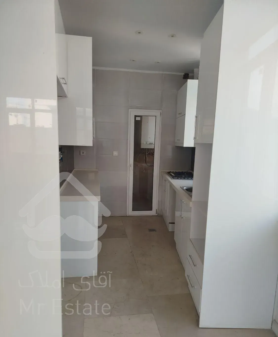 فروش آپارتمان ۱۲۸ متری ۳ خوابه در جمهوری