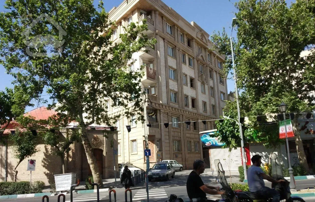 منطقه ایران130متر،موقعیت عالی،نبش خیابان،خوش نقشه