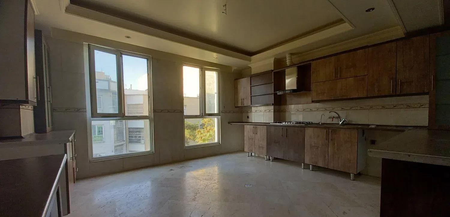 آلاله شرقی ۱۱۰متر ۲خواب،فول امکانات،۷ساله