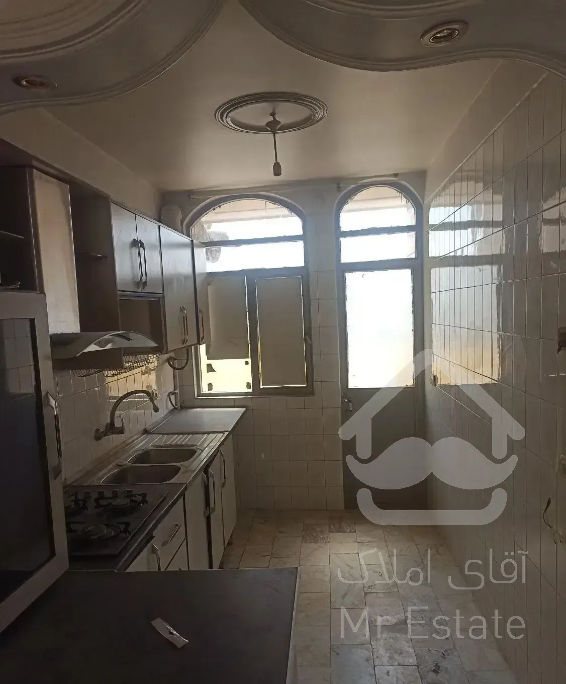 ۵۷ متر تک واحدی نزدیک مترو و brt