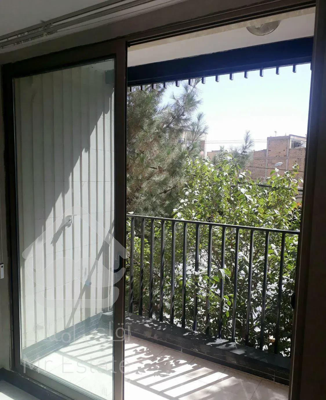 آپارتمان دو نبش اصفهان