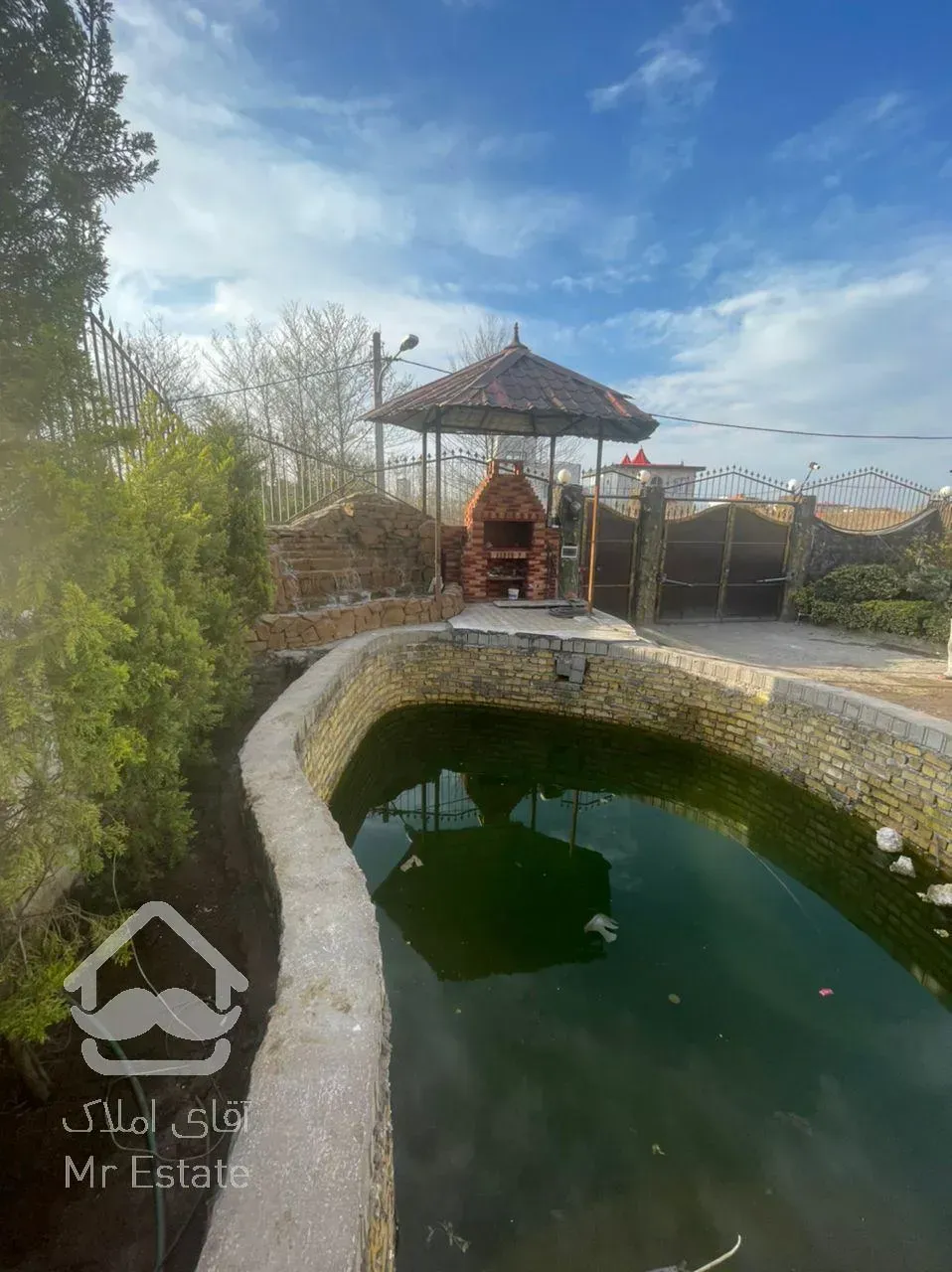 عمارت بزرگ لاکچری ساحلی