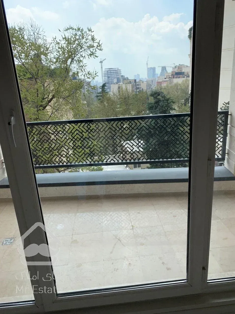 خرید آپارتمان 223 متری فرمانیه سنبل