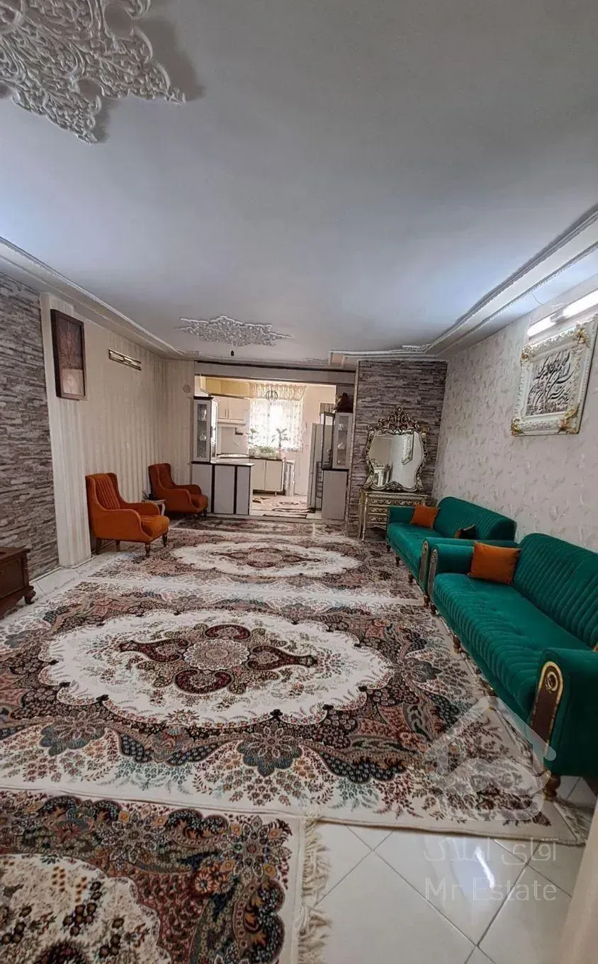 آپارتمان ۷۵متری کوچه نعمت اله زندیه.