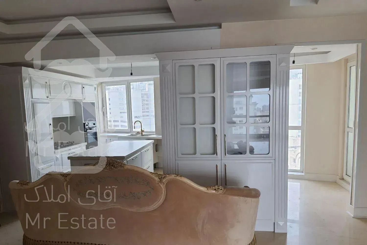 گل سنگ ۳۳۰ متر پنت‌هاوس فول مشاعات