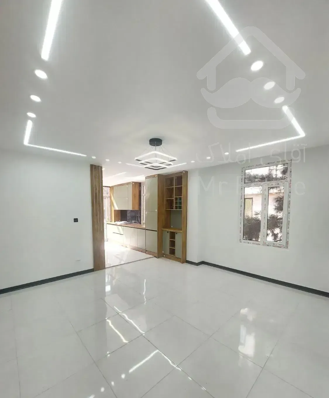 ۵۰متر آپارتمان +۵۰متر حیاط بدون مشابه غرق نور