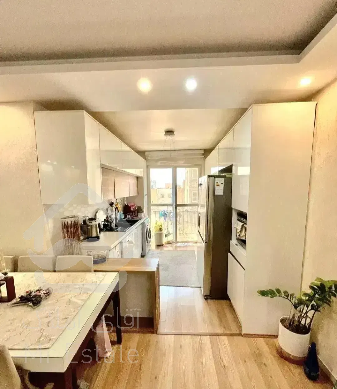 ۷۰متر ۲خواب/ فول دیزاین/ نما تراورتن