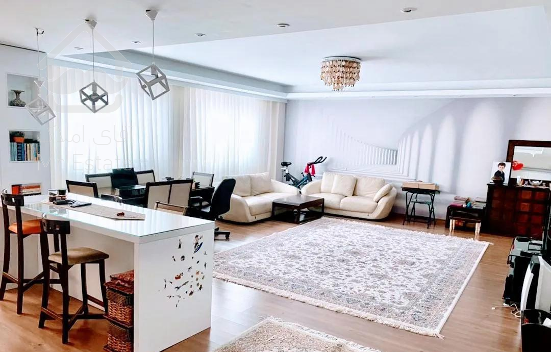 ۱۳۰ متر تک‌ واحدی ۲ پارکینگ سندی