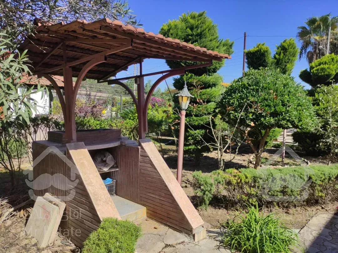 ویلا در داخل شهرک جای خوب با حیاط سر سبز