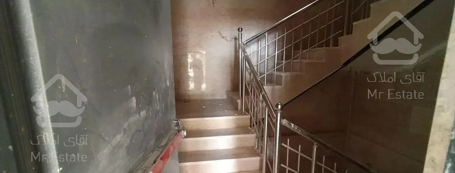 3+125خواب مستردار دوربرنما طبقه3جلو تراس بزرگ