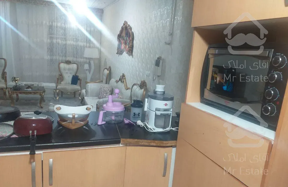 آپارتمان ۱۰۵متری ۲خوابه دو تا کولر دارد ۴غربی فاز۱