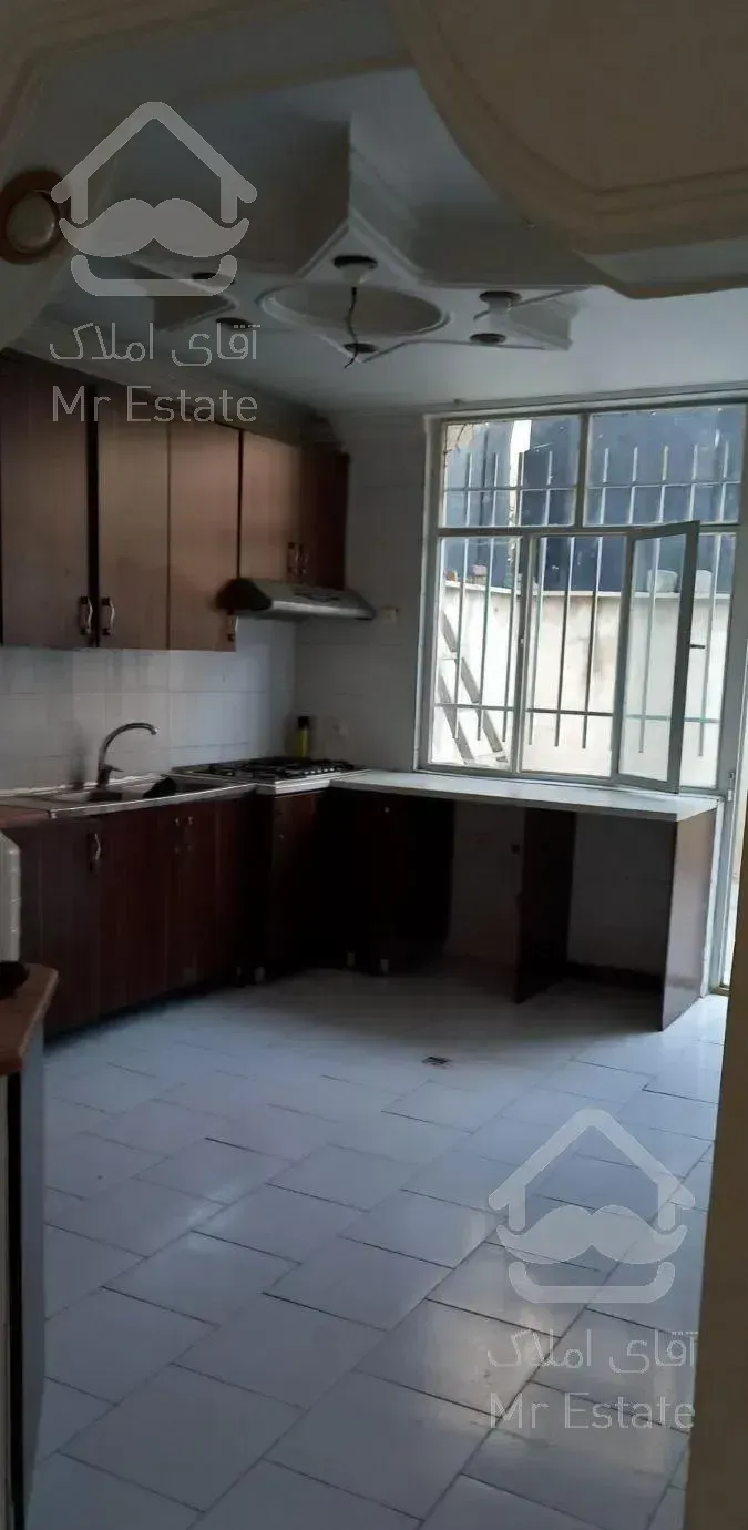 خانه ویلایی دربستی .آزاد شهر .سرو آزاد .پیکان شهر