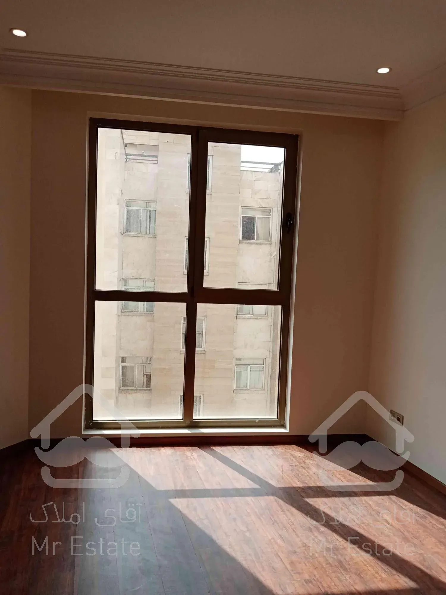 192 متر اندرزگو فول مشاعات /شخصی ساز