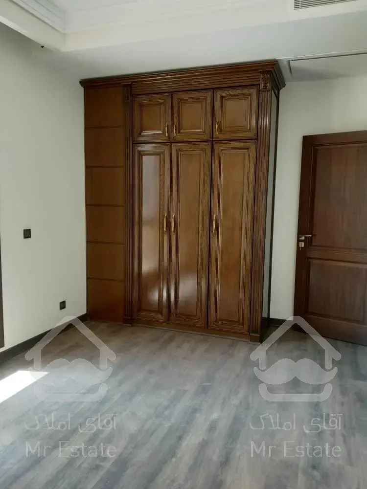 فرعی عالی نیاوران ، ۲۲۸ متر