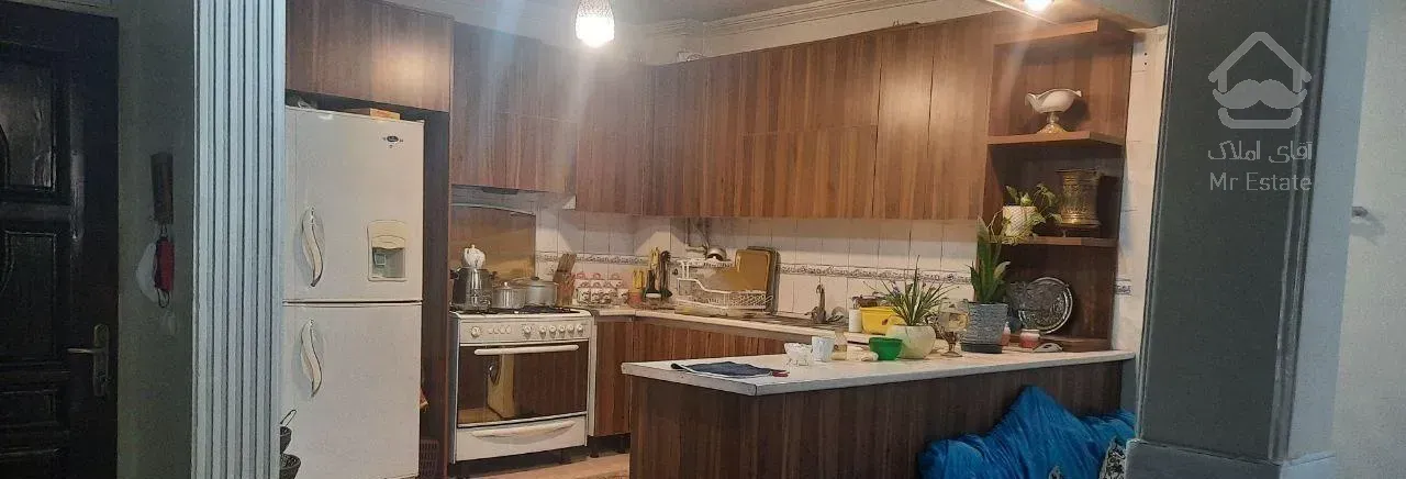 دوخوابه ۱۰۰متری همکف حیاط دار نزدیک پروین