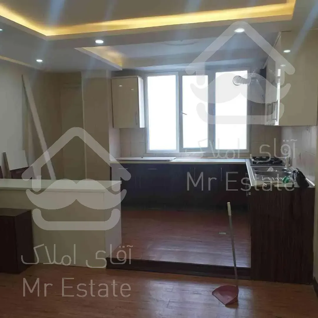 66 متر خیابان لاله