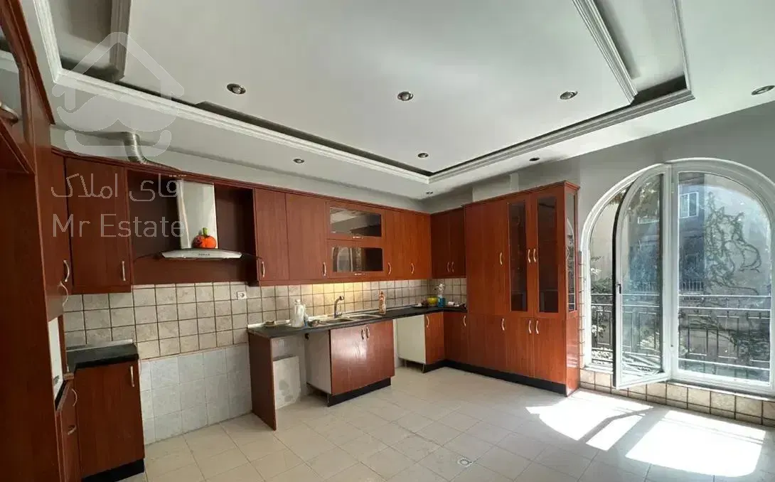 میرداماد 215 متر 3 خواب مستر / ۲ تراس/بااصالت