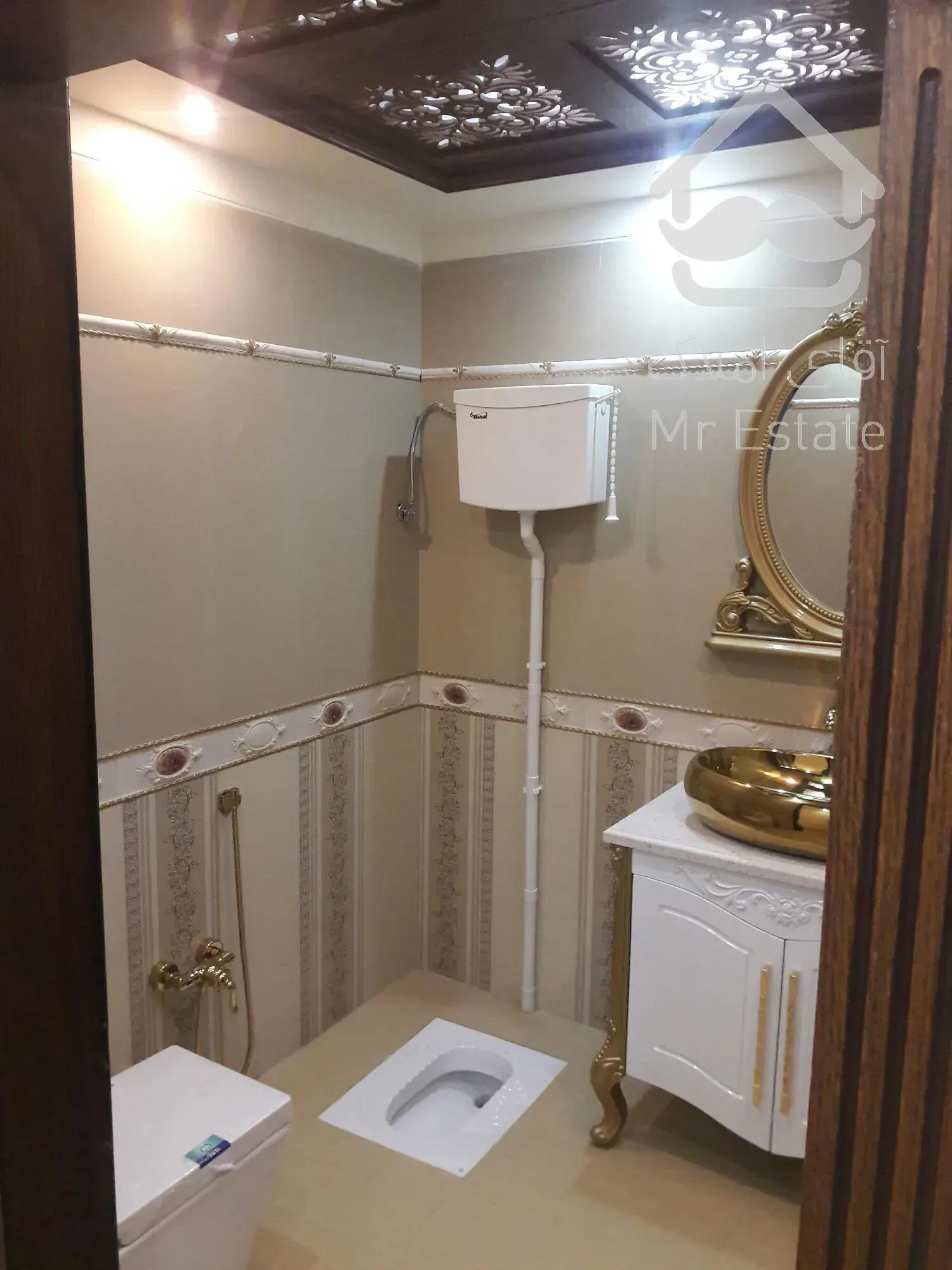 رهن و اجاره آپارتمان مسکونی240متری در صادقیه