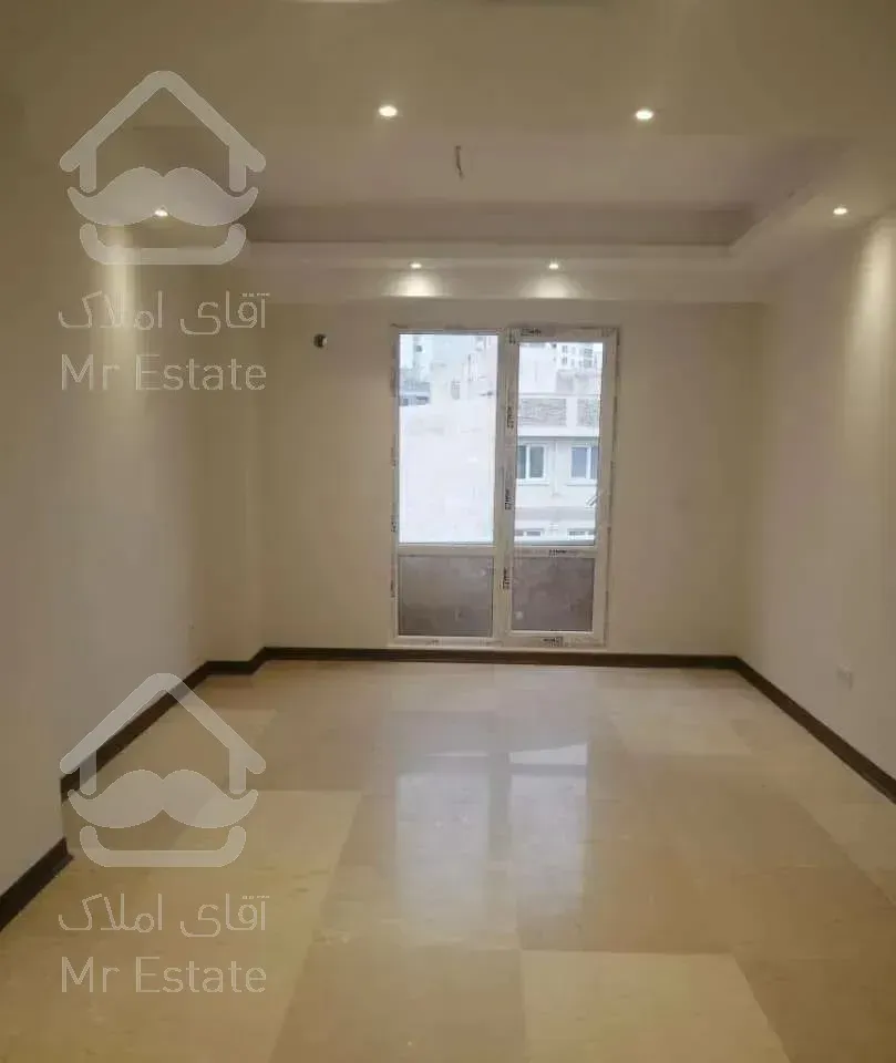 آپارتمان 110 متری/خارج از بافت/1 ساله