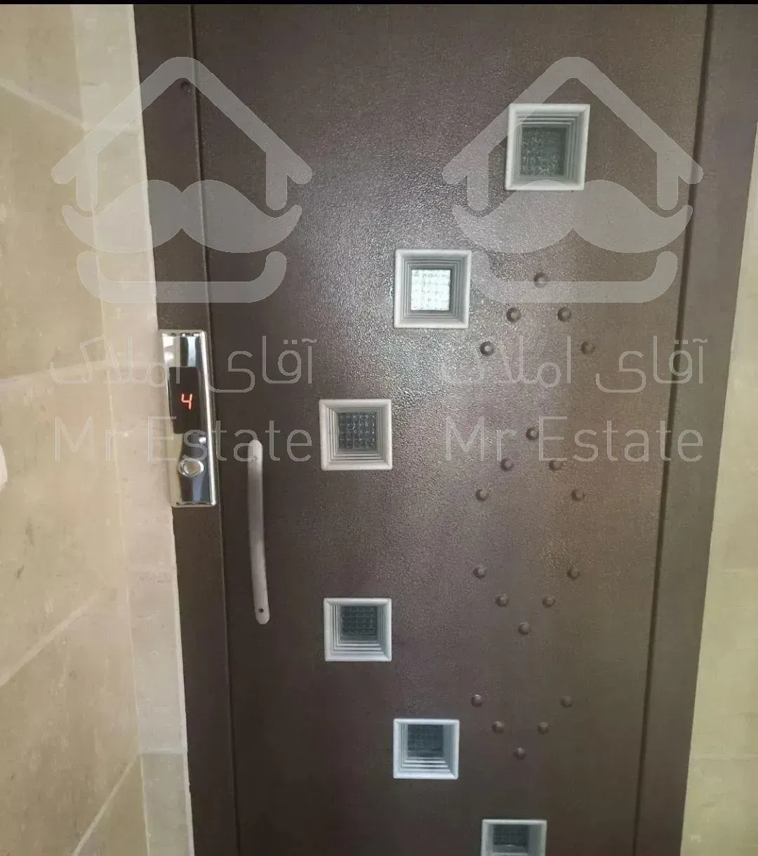 ۵۵ متر . با انباری آسانسور. . ۵ ساله.