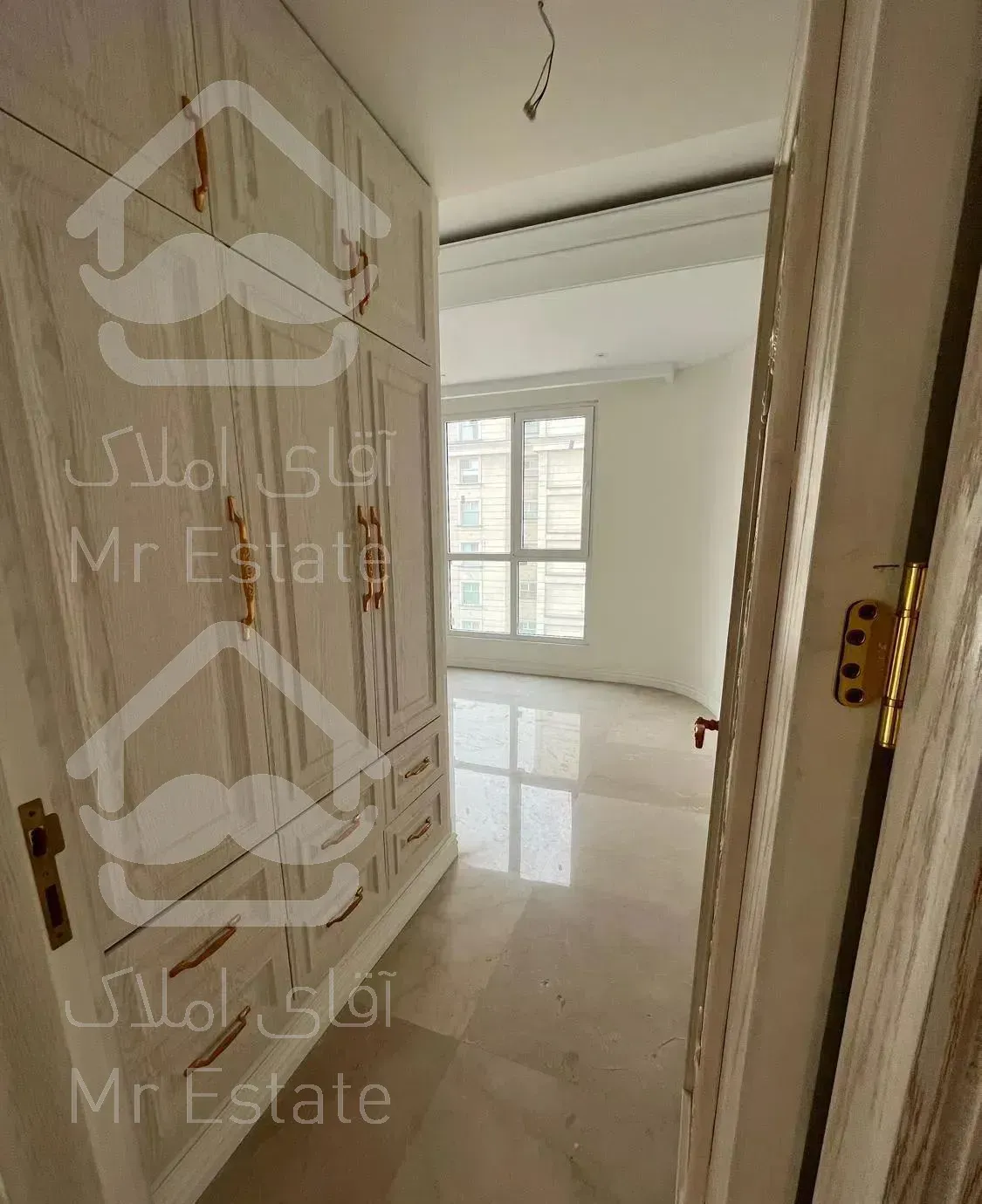 گلزار ۲۰۰متر/طبقه۱۰/کیلید نخورده