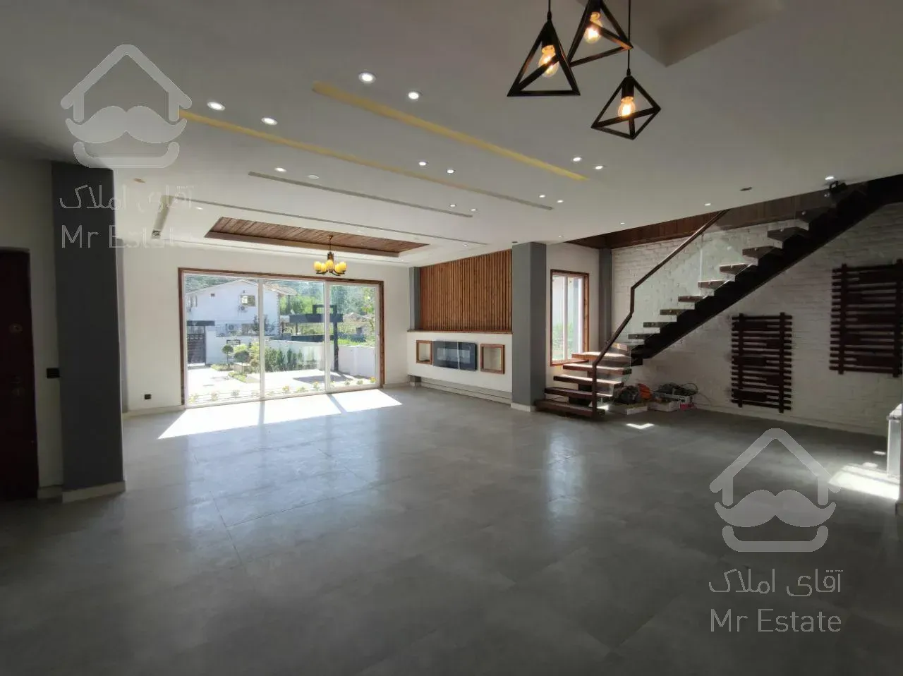 ويلاي٣٥٠ متري با روف گاردن