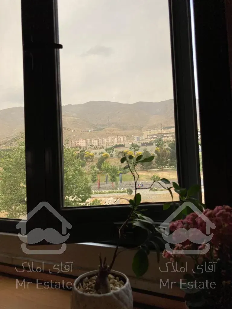 ۱۱۵ متر تک واحدی میدان اتریش