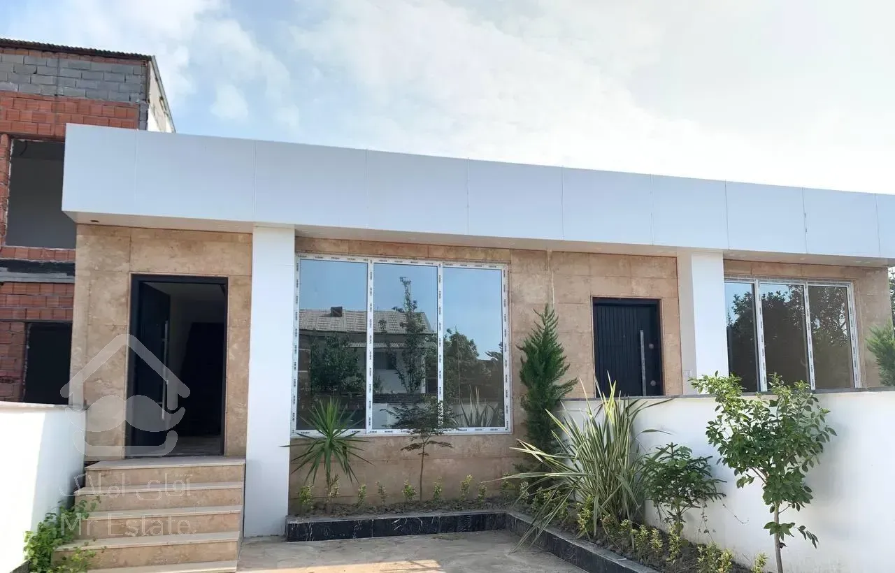 فروش ویلا۱۶۰ متری با استخر وباغچه در محمود آباد