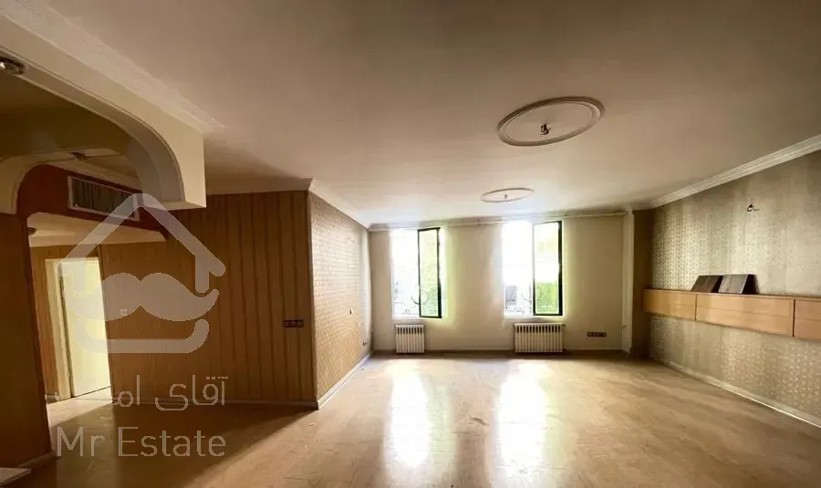 آپارتمان ۱۱۵ متری ۳ خواب مقابل پارک کوروش