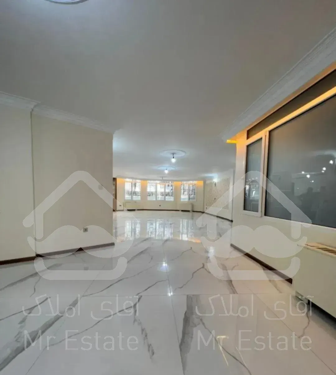 ۲۴۰متر ۳خواب (پارک‌ملت)