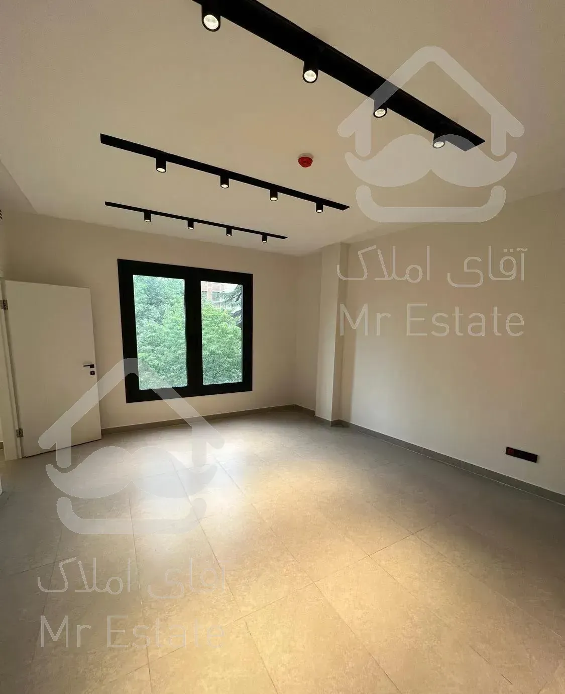 ۱۱۰متر برج برند با ۷۰متر حیاط