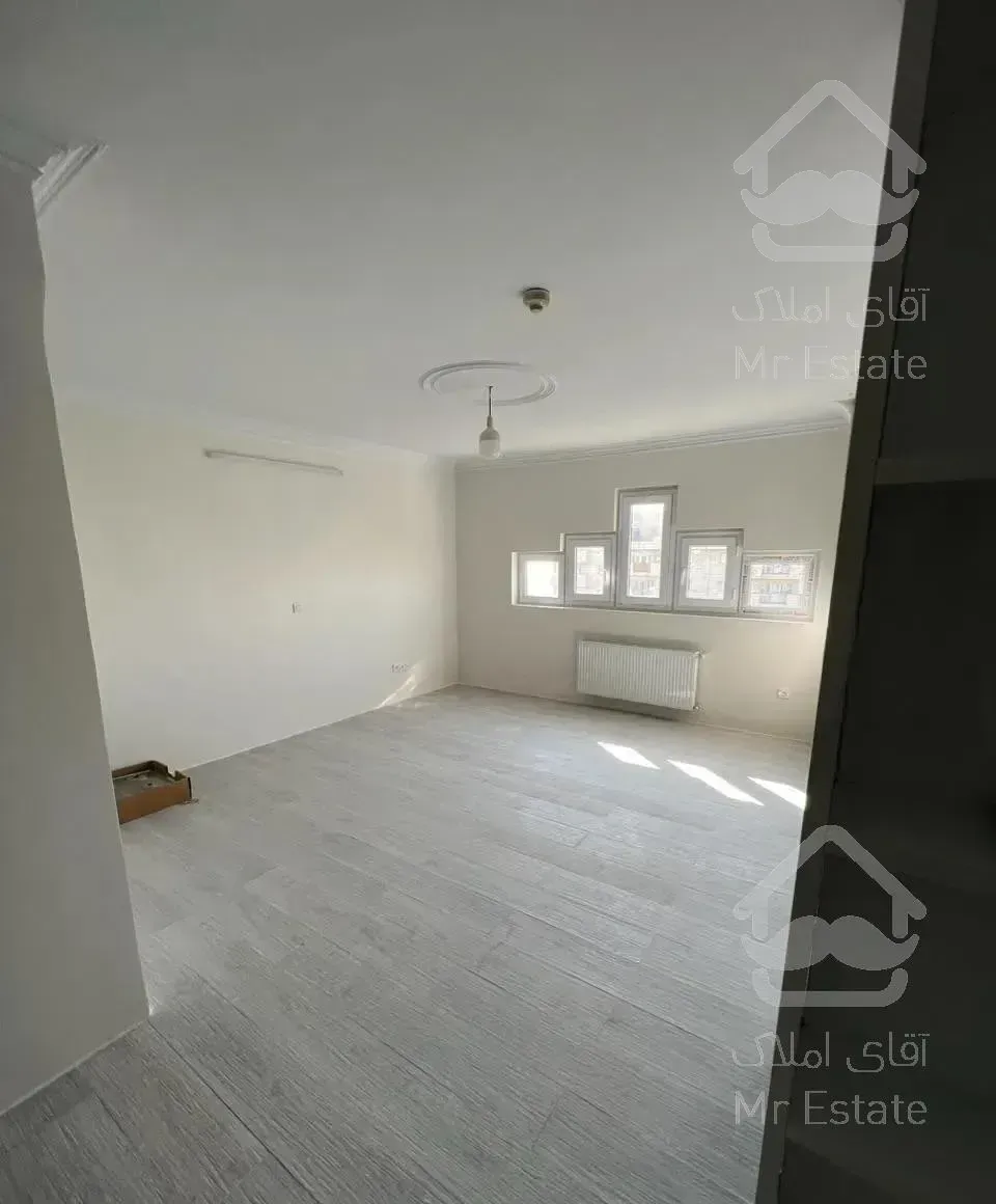 آپارتمان ٨٥ متری طبقه ٥ غربی