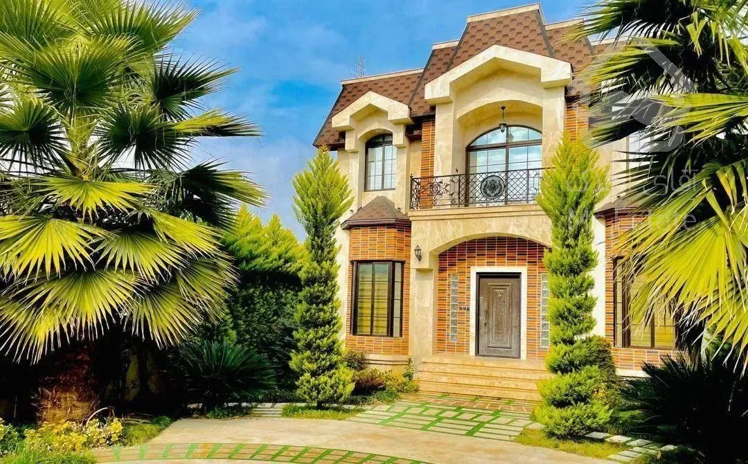 *نماانگلیسی حیاط سرسبز روفگاردن با ویوجنگل*۴خواب