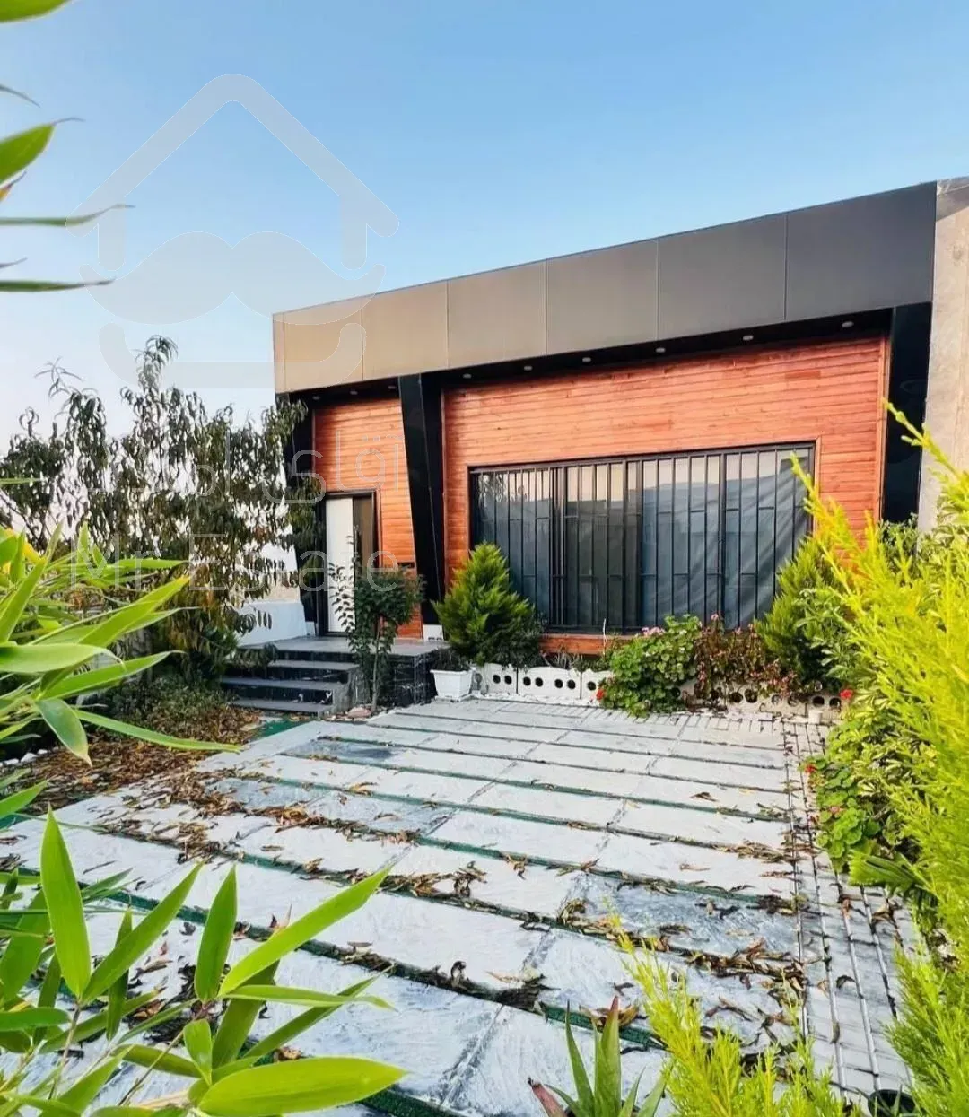 باغچه خوش نشین سندار درشهرک۲۰۰زمین/۹۷بنا/۲خوابه