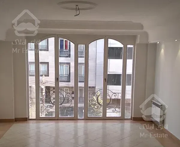 آپارتمان ۱۵۶ متری خوش نقشه در شهرک غرب