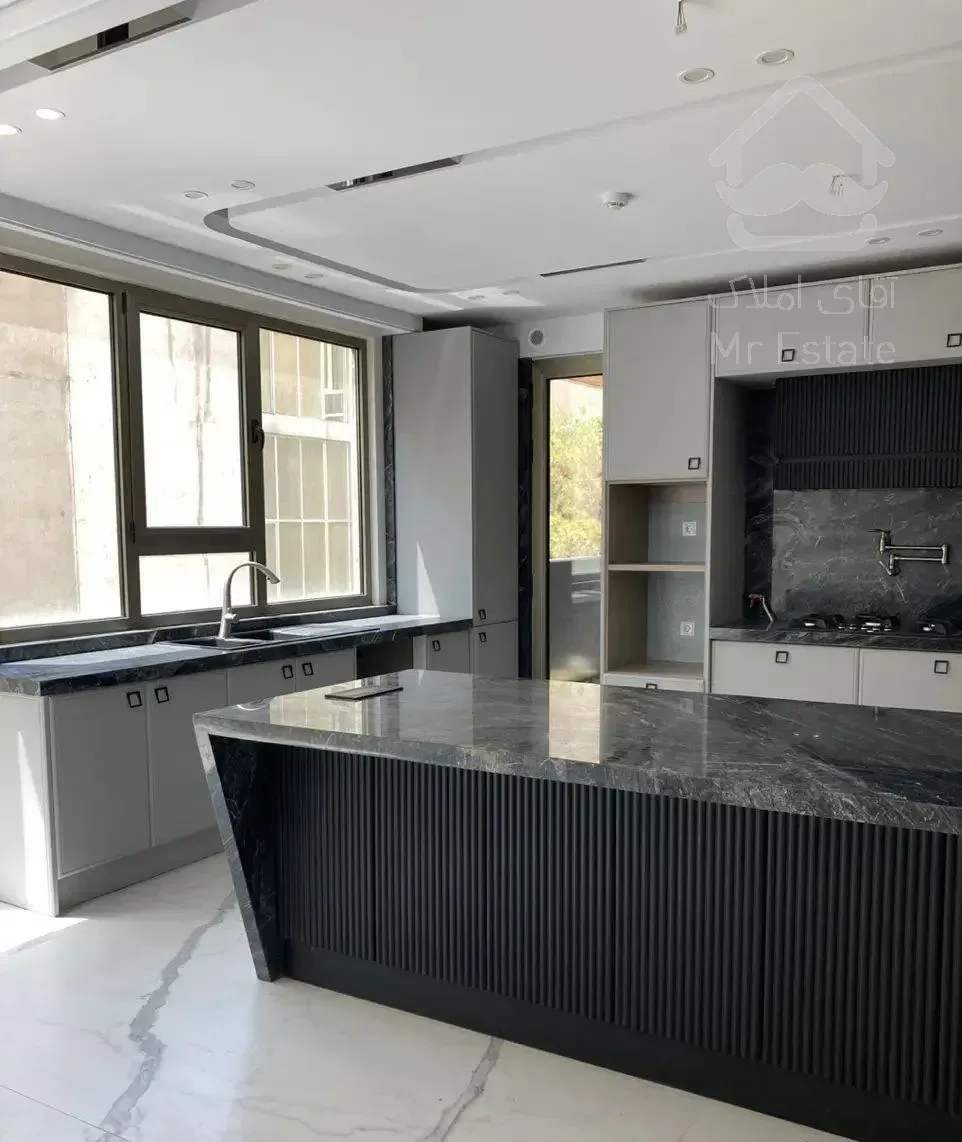 آپارتمان/نوساز کلید نخورده/۱۳۰ متری/شریعتی