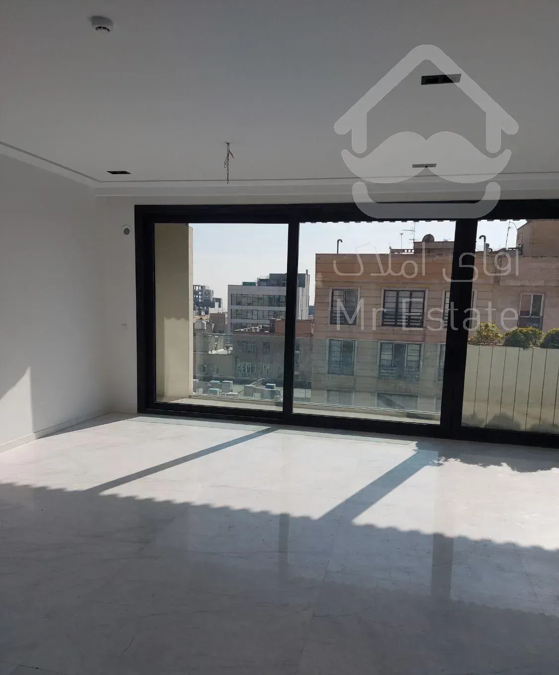 نوساز جردن ۱۳۸ متر ۳ خواب ویو ابدی روبه آفتاب