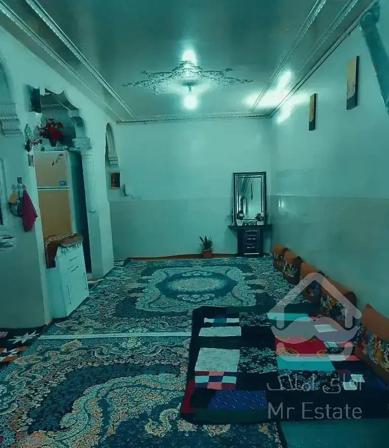 فروش واحد ۱۲۰ متری دارای حیاط و پارکینگ