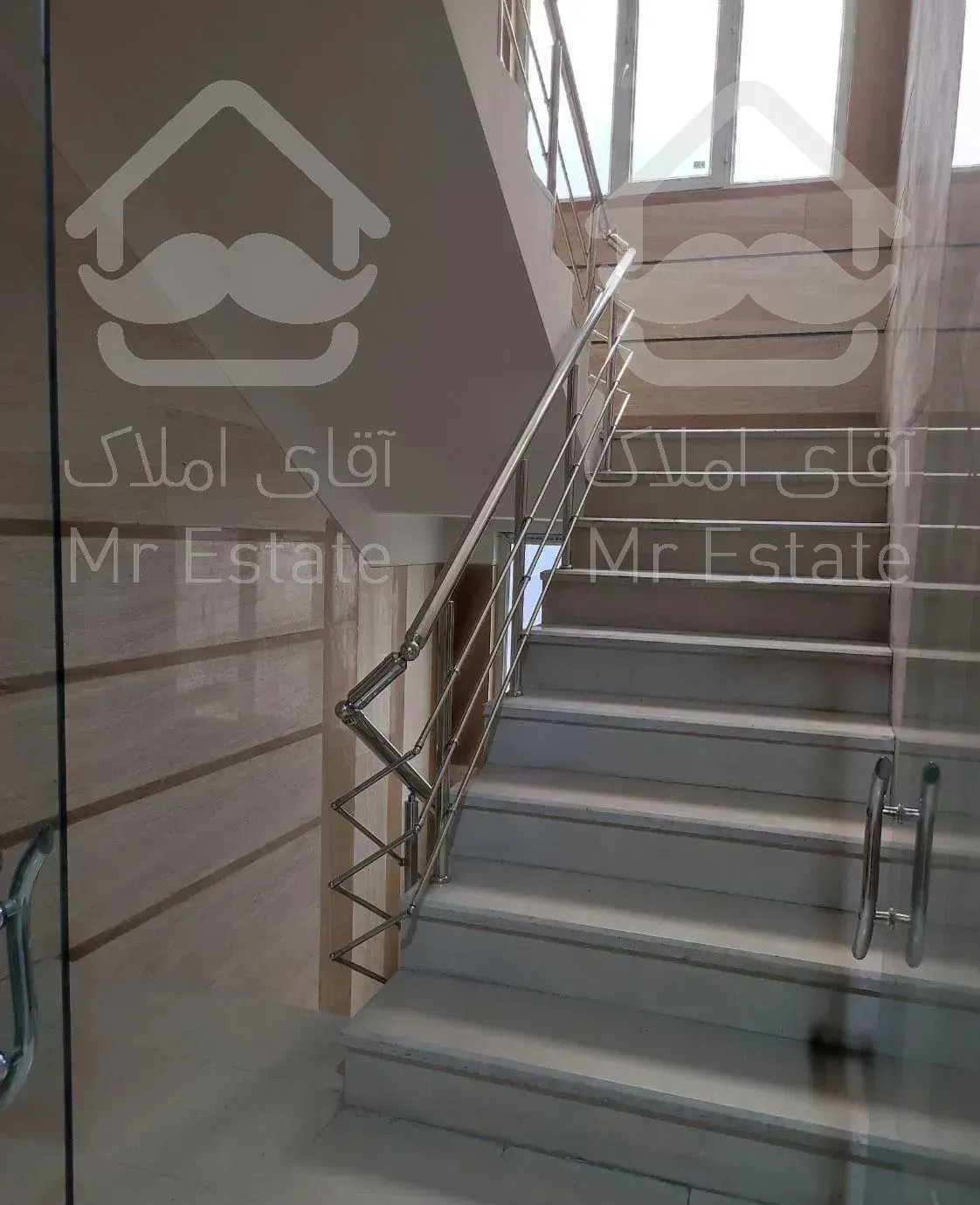 آپارتمان ۱۴۰متری سه خوابه