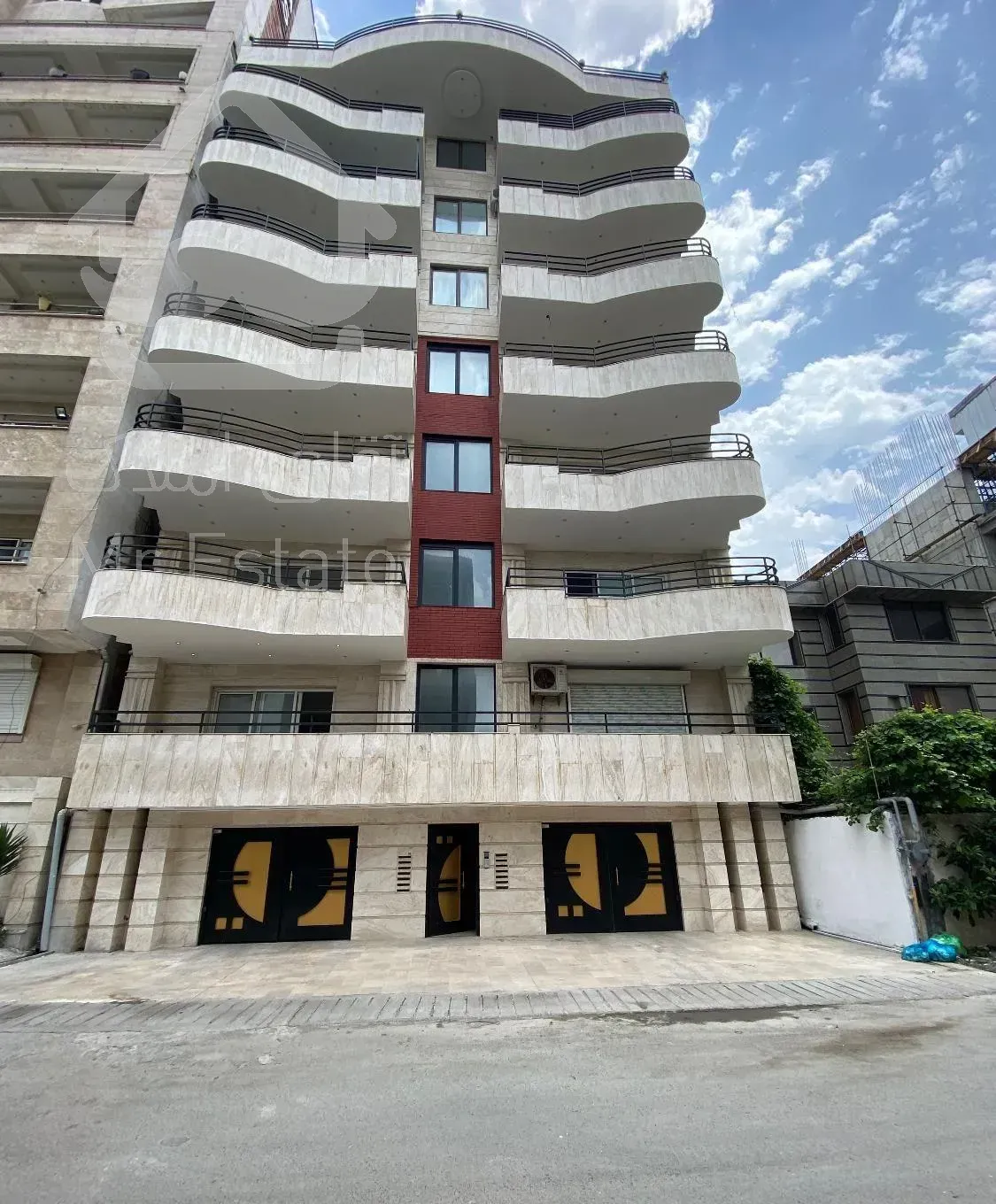 آپارتمان نوساز با ویو ابدی دریا