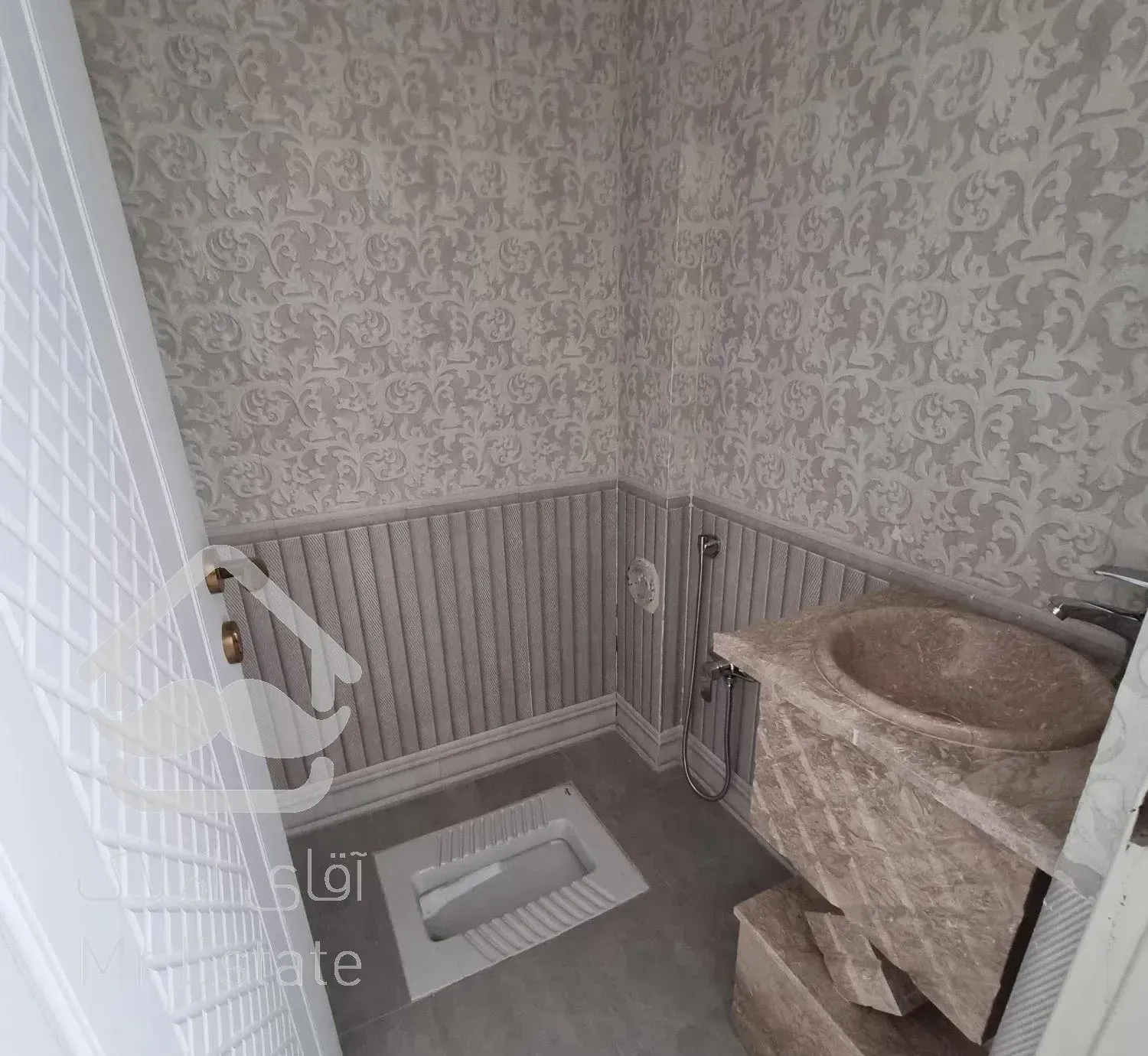 ۱۱۴ متر نوساز لارستان