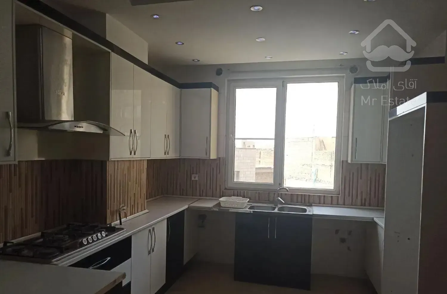 ۱۵۵ متر یکساله دو پارکینگ مناسب مشکل پسندان