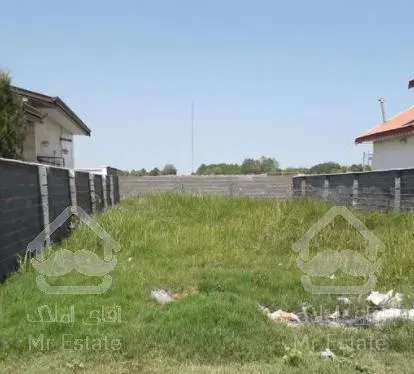 ۳۰۰ متر زمین دور محصور شده در شهرک فاضلی