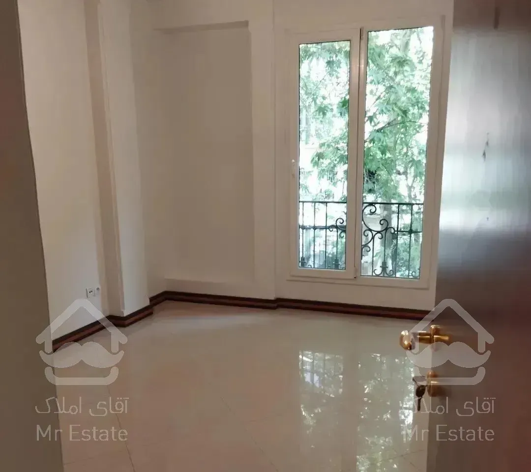 ۱۵۵ متر ۳ خوابه / کامرانیه / لابی و سرایدار مقیم