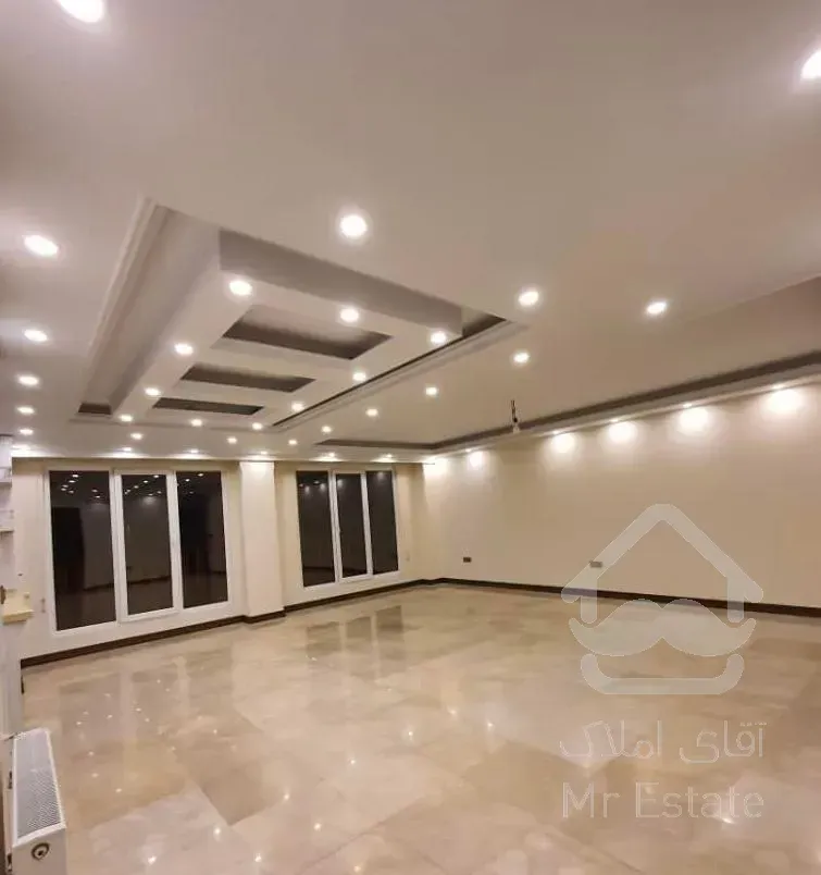 ۱۳۰متر*۸ساله*پارک ملت*طبقات بالا